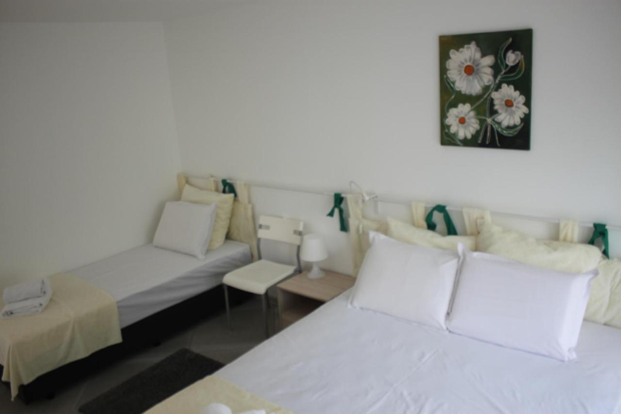 Daskalov Bungalows Chervena Lokva ภายนอก รูปภาพ