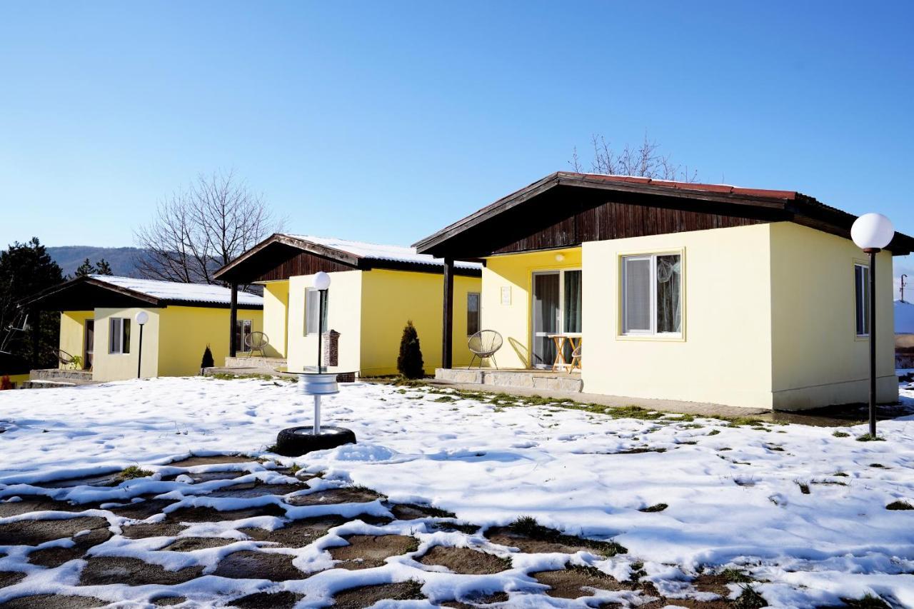 Daskalov Bungalows Chervena Lokva ภายนอก รูปภาพ