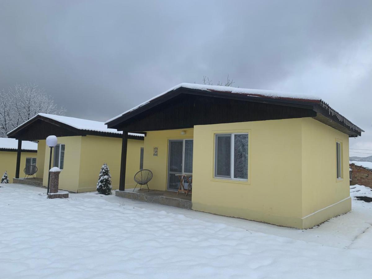 Daskalov Bungalows Chervena Lokva ภายนอก รูปภาพ