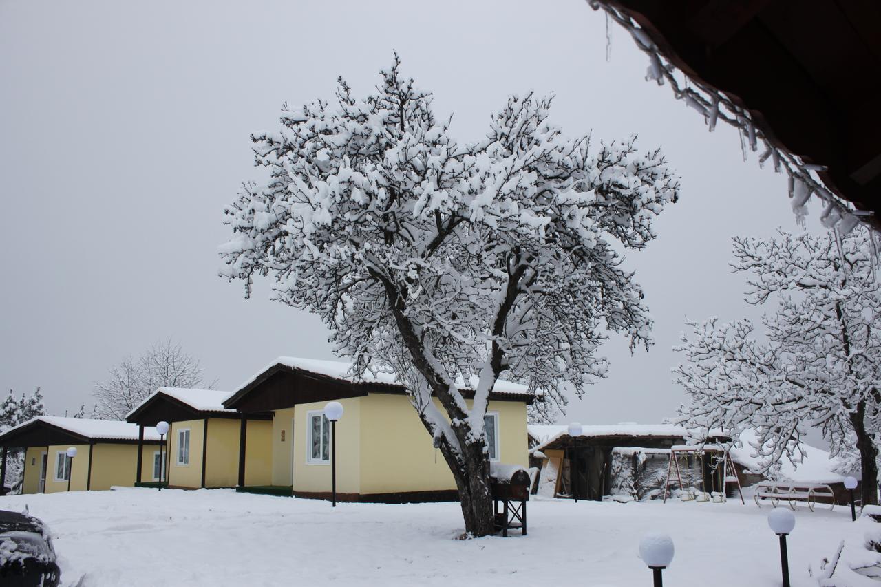 Daskalov Bungalows Chervena Lokva ภายนอก รูปภาพ
