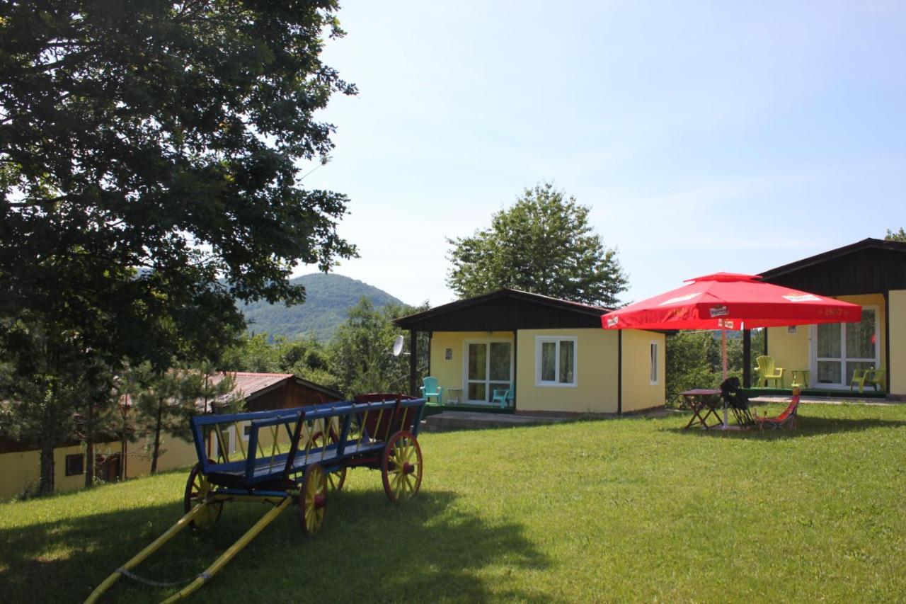 Daskalov Bungalows Chervena Lokva ภายนอก รูปภาพ