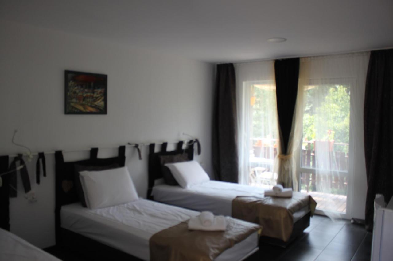 Daskalov Bungalows Chervena Lokva ภายนอก รูปภาพ